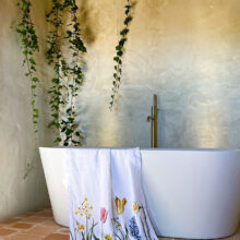 5003S-EF-Linoroom-Bath-Towel-Vertical-LR3