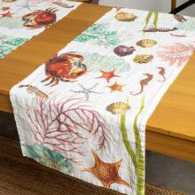 8002SUR-OAO-Linoroom-Tablerunner-Ocean-Animals-Vertical-LR1