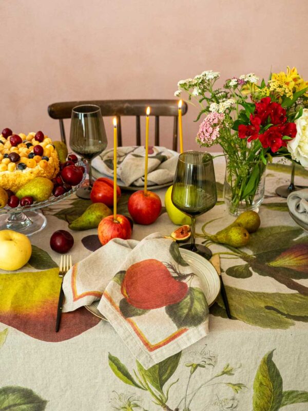 3002SU-OFP6-Linoroom-Napkins-Orchard-Fruits-Vertical-LR11