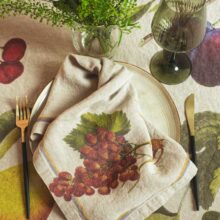 3002SU-OFP6-Linoroom-Napkins-Orchard-Fruits-Vertical-LR6