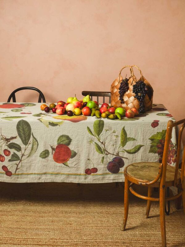 4006S-OF-Linoroom-Tablecloth-Orchard-Fruits-Vertical-LR5
