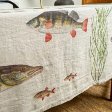 4006S-FF-Linoroom-Tablecloth-Freshwater-Fish-Verical-LR6
