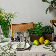 4006S-FH-Linoroom-Tablecloth-Fine-Herbs-Vertical-LR6b