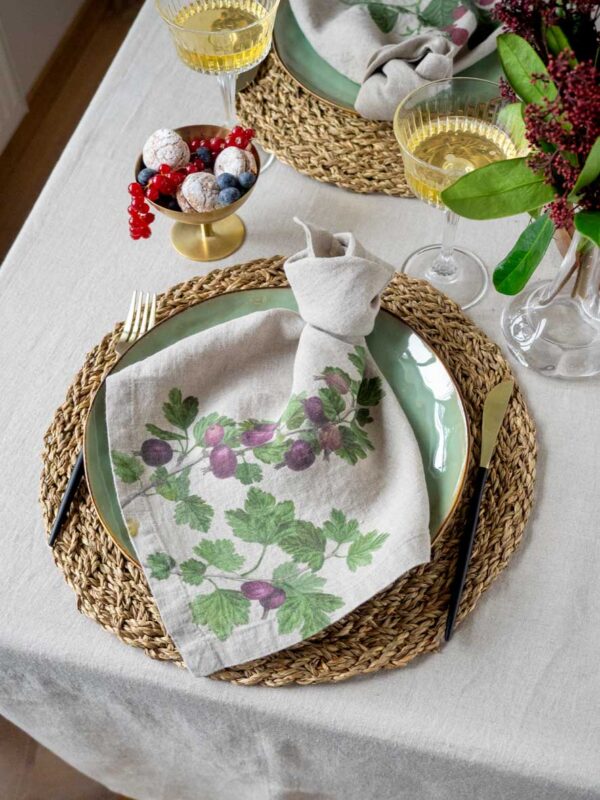 3002SU-BP6-Linoroom-Napkins-Berries-VerticalLR-10