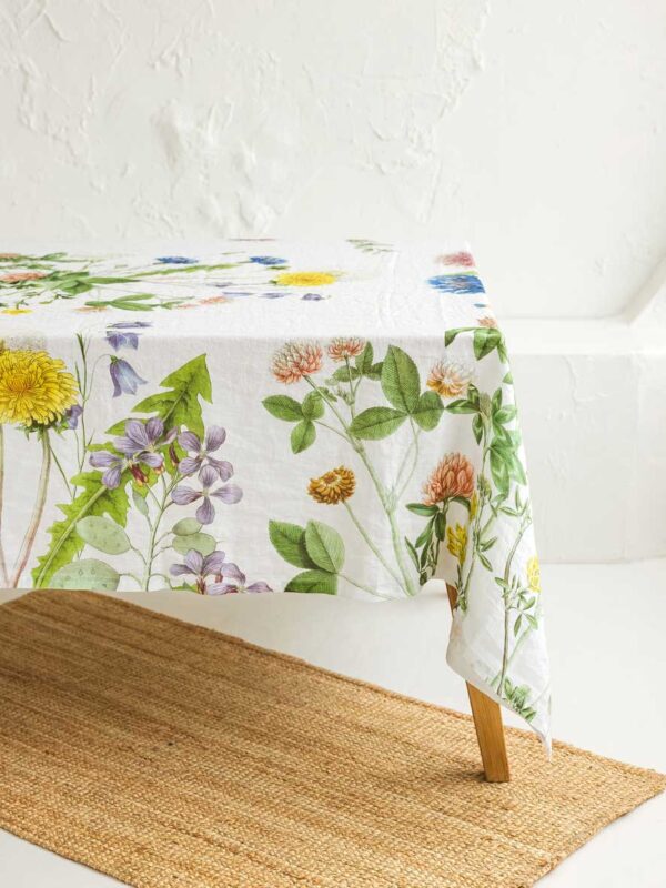 4006S-FW-Linoroom-Tablecloth-Field-Flowers-Vertical-LR-2