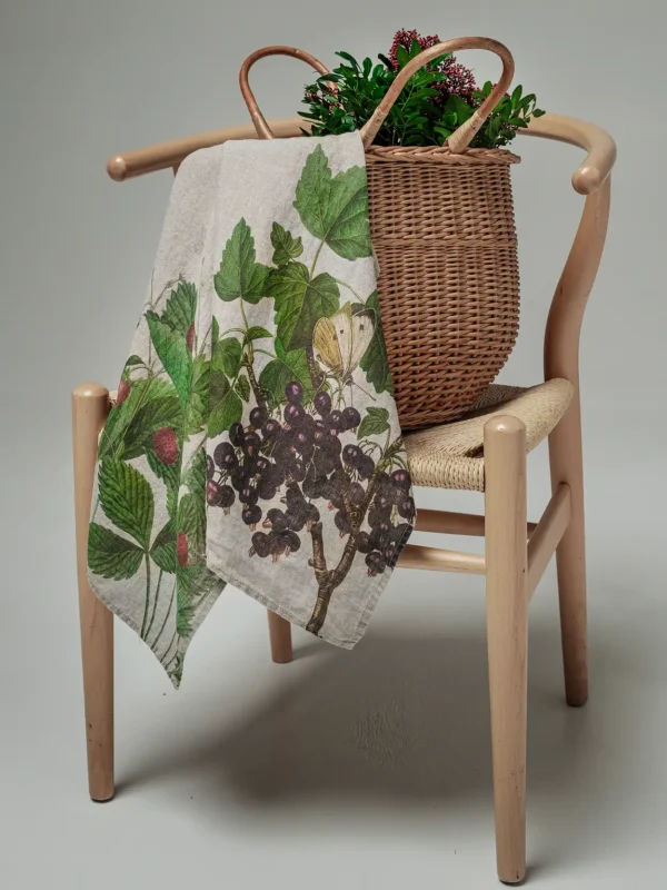 Black Currant and Strawberries linen kitchen towels by Linoroom