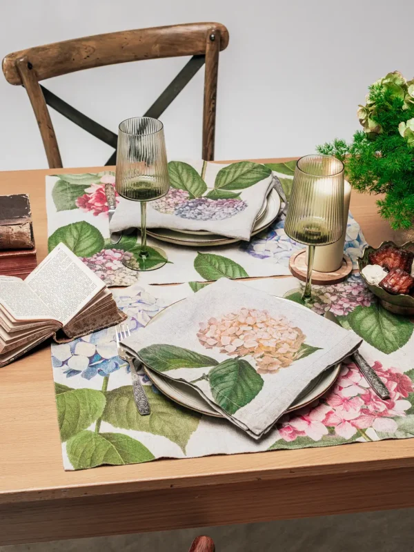 Hydrangeas Floral Linen placemats by Linoroom