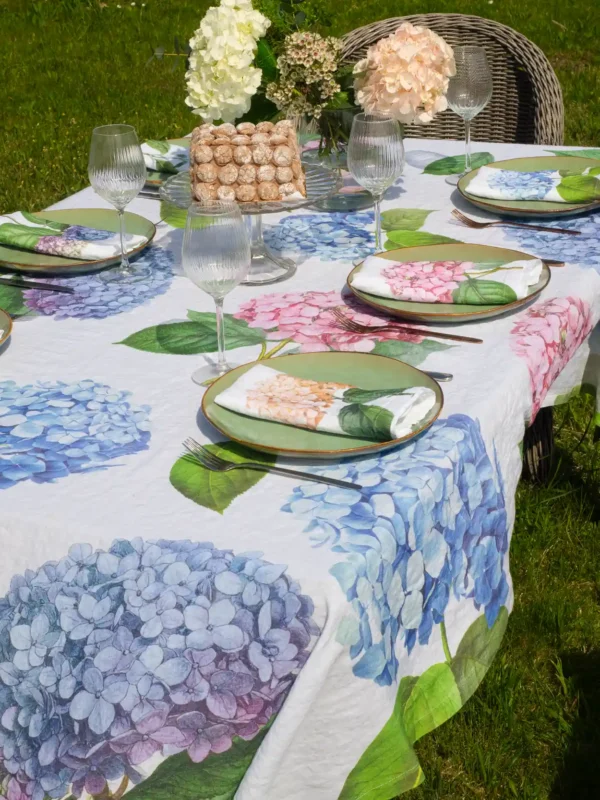 4006S-HNW Linoroom Tablecloth Hydrangea White LR WEB 6
