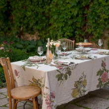 Roses linen tablecloth by Linoroom