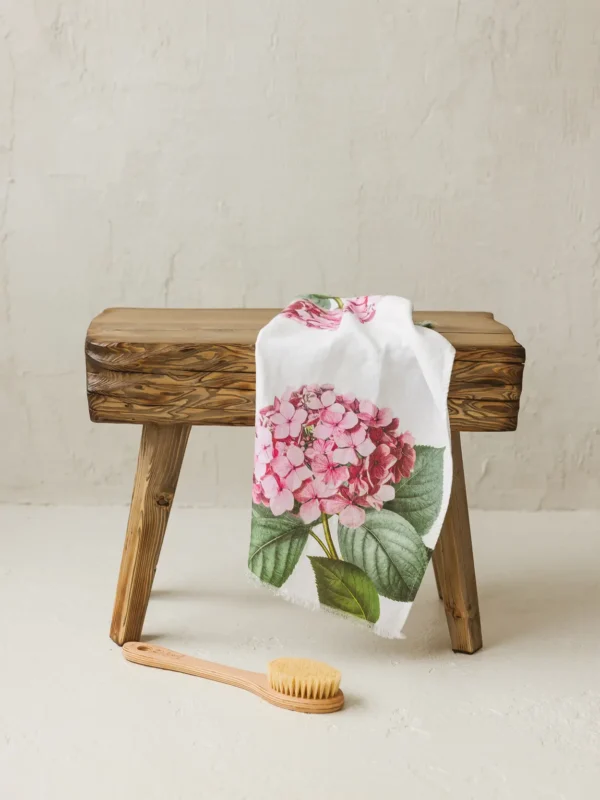 5002S-H-Linoroom-Hand-Towel-Hydrangea-WEB-2
