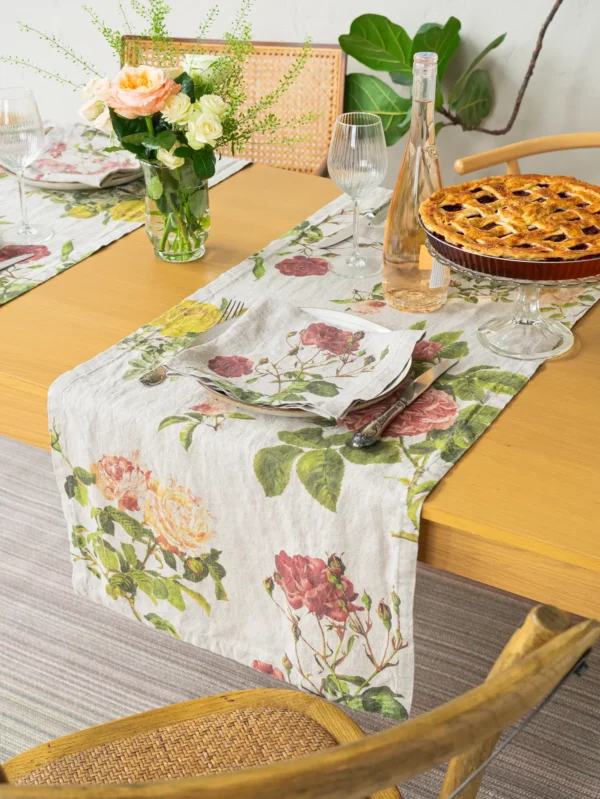 8002SUR-RS Linoroom Table Runner Roses WEB 10