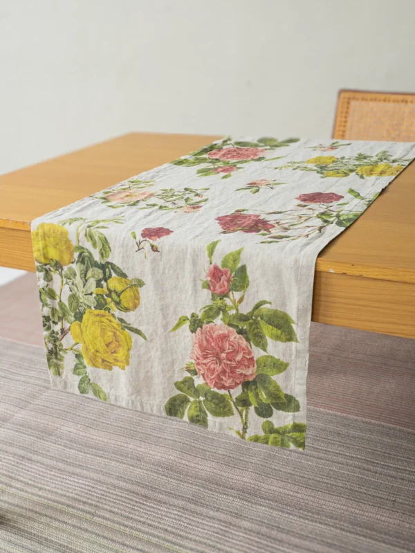 8002SUR-RS Linoroom Table Runner Roses WEB 3 Roses linen table runner by Linoroom