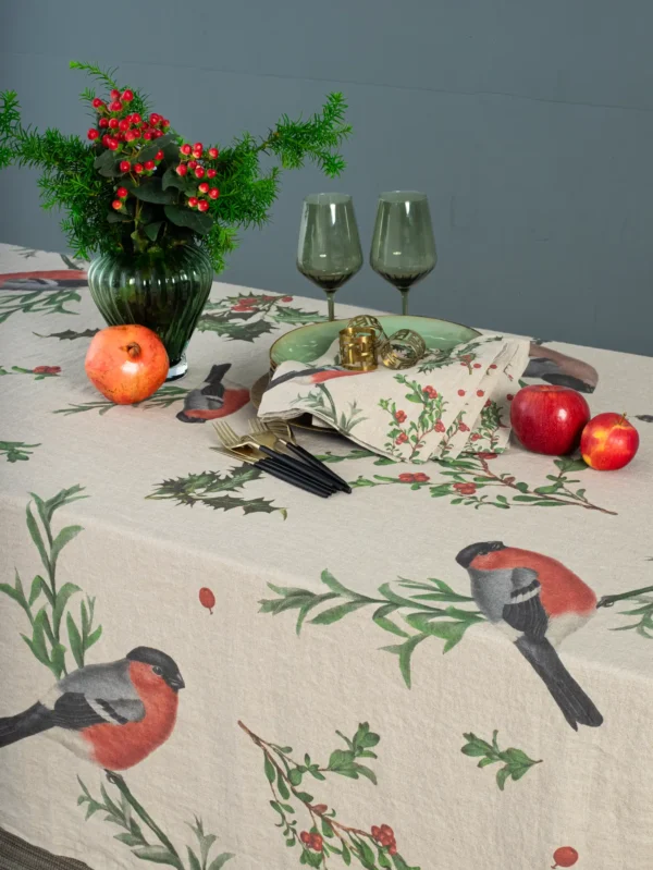 4006S-WB Linoroom Tablecloth Winter Bullfinch WEB 7